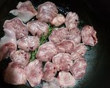 割安で贅沢な酒の当て「豚タン」作り方5写真
