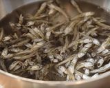【小魚花生】小魚とピーナッツのピリ辛炒め作り方1写真