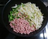 キャベツ外葉と大根皮の肉味噌炒め作り方1写真