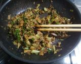 キャベツ外葉と大根皮の肉味噌炒め作り方3写真