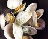 ボンビノス貝のワイン蒸しコンソメ仕立て作り方4写真