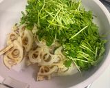 蓮根と豆苗の炒め物作り方2写真