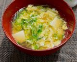 【簡単】豆苗と豆腐のかき玉お味噌汁作り方5写真