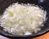 酢玉ねぎでいただく♡洋風コンソメ味の鶏鍋作り方2写真