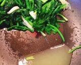 絶品☆ほうれん草とベーコンの炒めもの作り方5写真