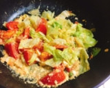 朝食にどうぞ♬ レタスとトマトの卵とじ作り方2写真