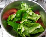 鶏肉と二色ピーマンの中華風炒め物作り方1写真