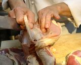 468食材■ブレス産七面鳥のさばき方作り方2写真