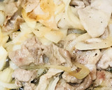 豚コマ切れ肉のスキ焼風あまから焼きうどん作り方2写真