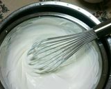 甘いつやつや苺とヨーグルトホイップのパン作り方4写真