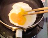 お弁当にスピードおかず♪つぶし目玉焼き作り方1写真