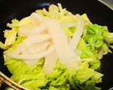 弁当やおつまみに♪イカとセロリカレー炒め作り方1写真