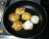 簡単ヘルシーお焼き♪ハムチーズ豆腐もち作り方3写真