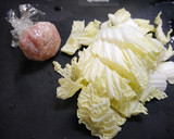 簡単！残った餃子の種で白菜炒め作り方1写真