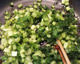 唐辛子でピリッ！かぶの葉の塩昆布炒め作り方3写真