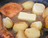 鮭とじゃがいもの味噌バター煮込み作り方4写真