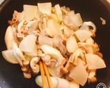 豚バラ大根とネギ、しめじ和風炒め♡作り方3写真