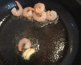 キムチとエビの韓国風焼きそば作り方1写真