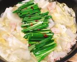 もつ鍋風♪キャベツと豚肉のにんにく鍋作り方5写真