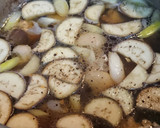 鶏ももと茄子とねぎのすまし汁作り方4写真