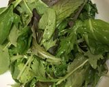 薄切り鶏肉の塩チーズ&バジル炒めのサラダ作り方1写真