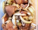 作り置きにも！胸肉とセロリのニンニク焼き作り方2写真