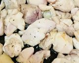 鶏肉とコーン缶の醤油バターソースサラダ作り方2写真