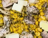 鶏肉とコーン缶の醤油バターソースサラダ作り方3写真