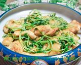 鶏むね肉と豆苗の青ジソドレッシング炒め☆作り方5写真