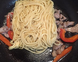 簡単◎豚肉とパプリカのしょうゆ焼きそば作り方4写真