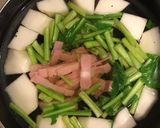 簡単かぶとベーコンのコンソメスープ作り方3写真
