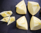簡単！皮付きで食べる時の林檎の切り方作り方3写真