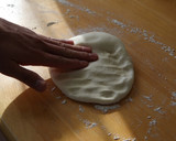 パンよりお手軽♪きのことトマトのピザ作り方4写真