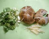 簡単！椎茸と小松菜の生姜お味噌汁作り方1写真