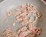 大根葉と豚みんちのゴマ油炒め作り方2写真