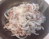 ひき肉と玉ねぎのオムレツ作り方2写真