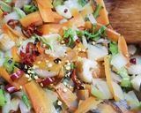 平茸、野菜、ちくわの油炒め・塩味作り方9写真
