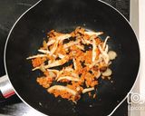 時短炒飯！鮭フレークでガーリックライス作り方3写真