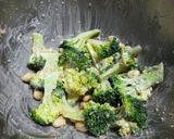 大豆とブロッコリーのごまマヨサラダ♪作り方3写真