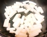 ご飯に合う！豚肉と大根の甘辛炒め！作り方1写真