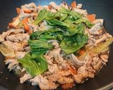 豚肩ロースと彩り野菜の胡麻味噌炒め作り方6写真