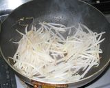 粉チーズが隠し味★もやし卵炒め作り方2写真
