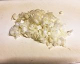 豚挽肉・納豆炒めレタス包み作り方3写真