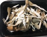 豚バラ肉とレタス舞茸の白みそ炒め煮作り方3写真