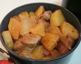 旨味ぎっしり✨豚肩ロースの肉じゃが風炒め作り方7写真