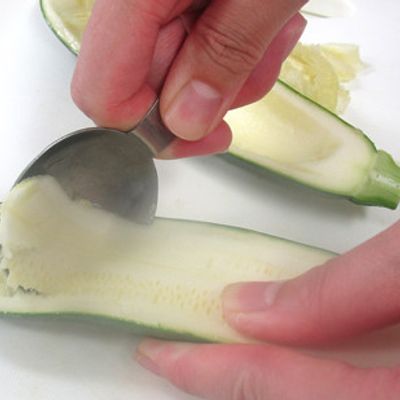 ズッキーニのツナ入りボート焼き by パロマレシピ