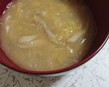 ごま風味☆舞茸とキャベツのお味噌汁☆作り方3写真