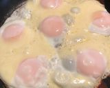 簡単☆チーズのせ目玉焼き(๑>◡<๑)作り方1写真