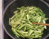 ブロッコリーの茎のオイスターソース炒め作り方3写真
