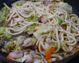 海鮮焼きうどん（たまねぎポン酢味）作り方5写真